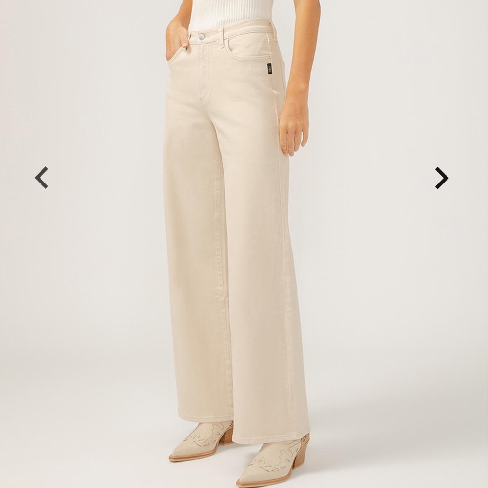 Wide Leg High-Rise Jeans in Cream